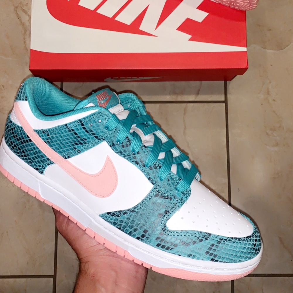Nike Dunk coral pink